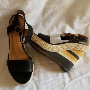 Nine West "Vatakea Train" platform sandals